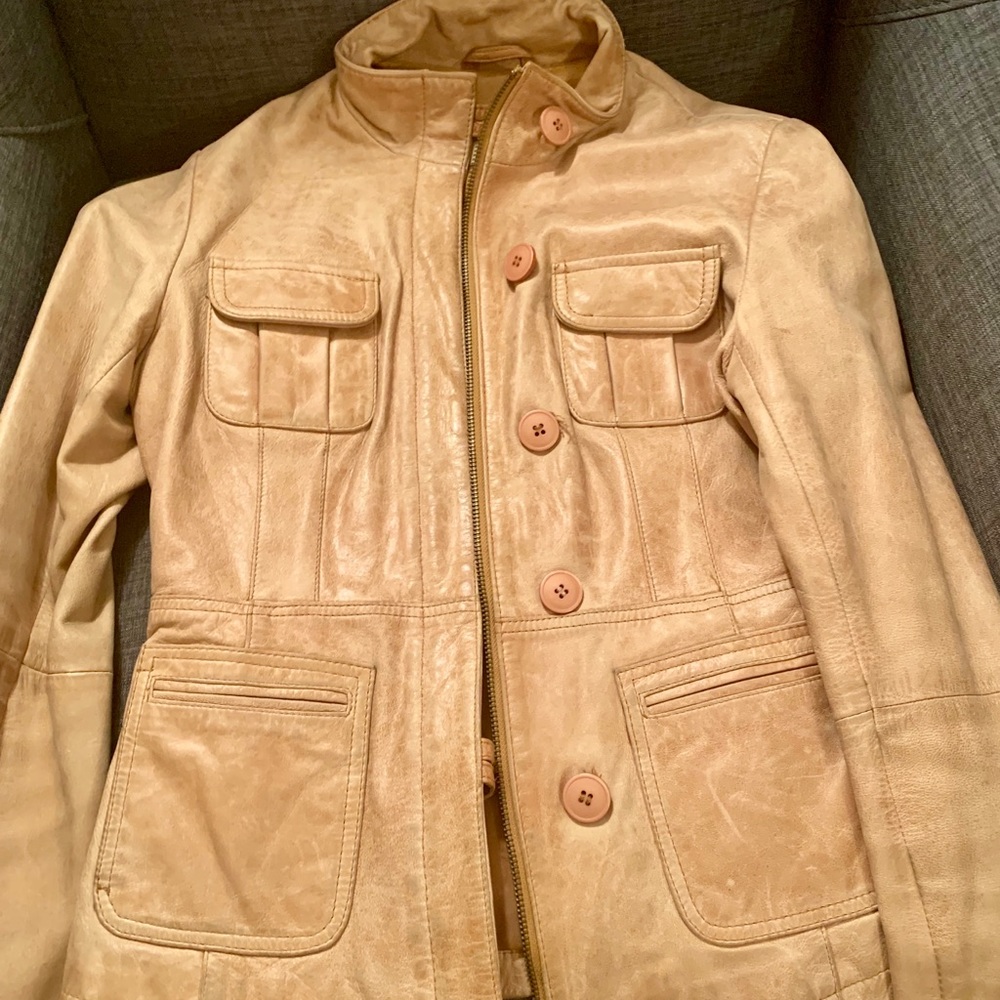 Beautiful sheep leather, great style.